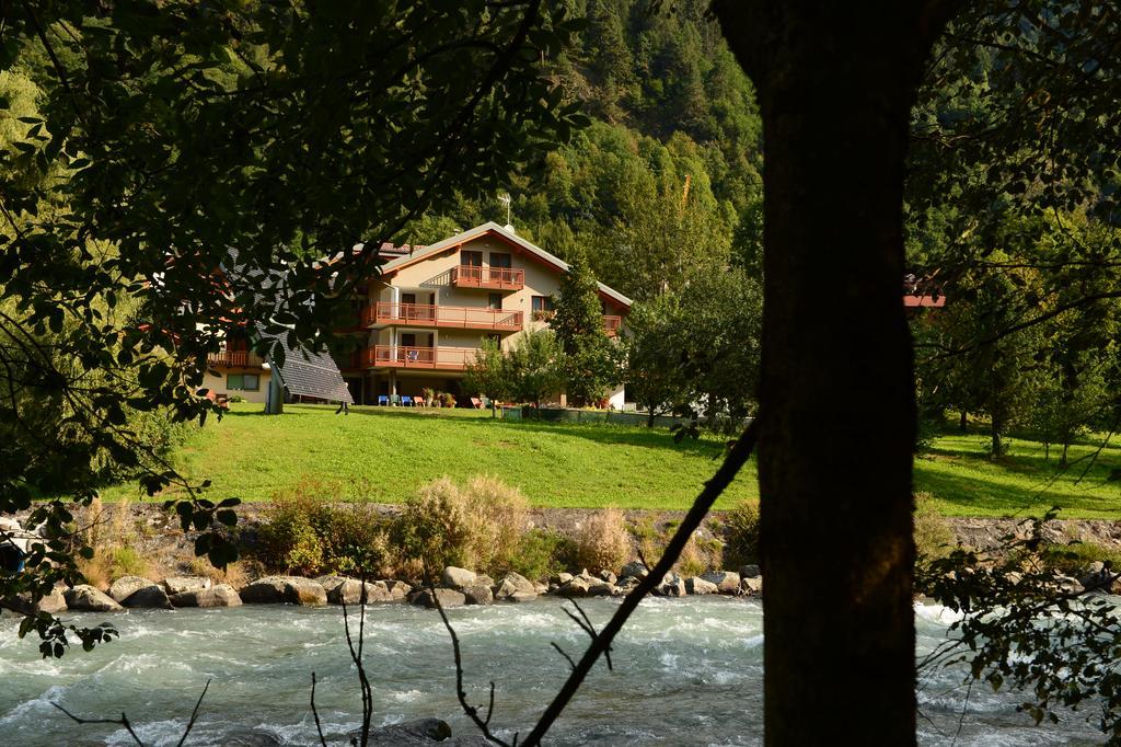 La Casa Al Noce Aparthotel Mezzana  Buitenkant foto