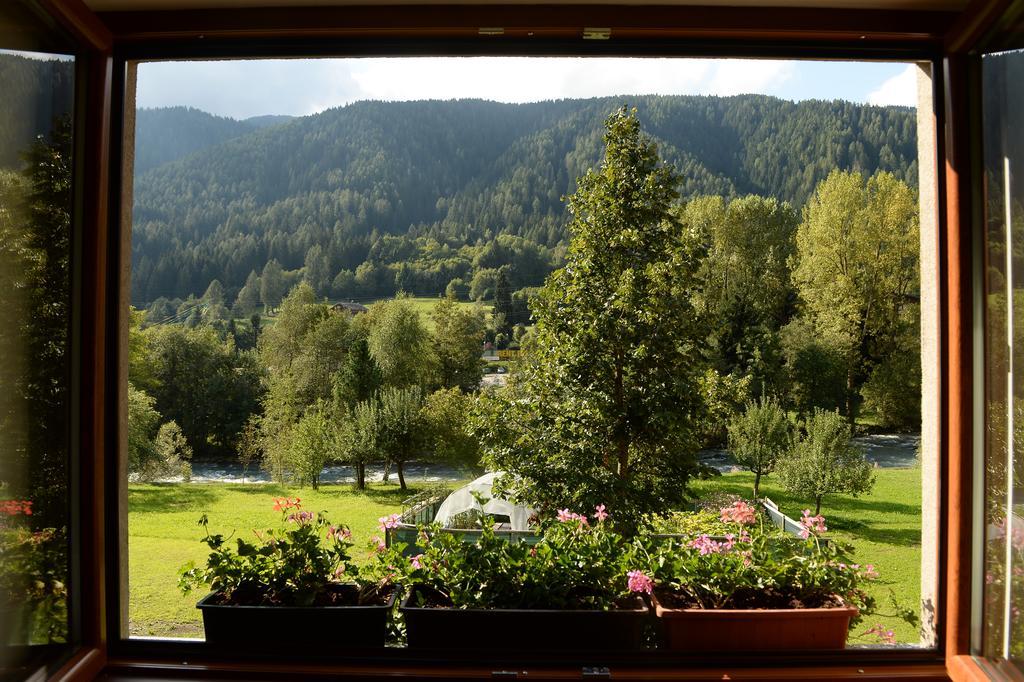 La Casa Al Noce Aparthotel Mezzana  Buitenkant foto