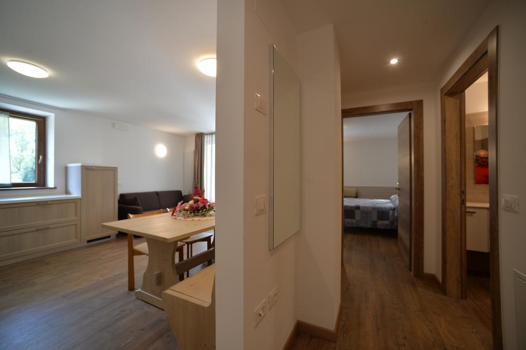 La Casa Al Noce Aparthotel Mezzana  Buitenkant foto