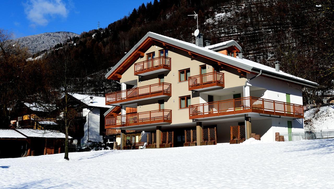 La Casa Al Noce Aparthotel Mezzana  Buitenkant foto